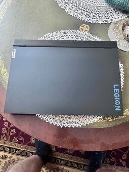 Predám tetnto herny notebook značky lenovo