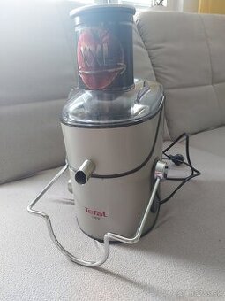 Predám odšťavovač zn. Tefal - 1