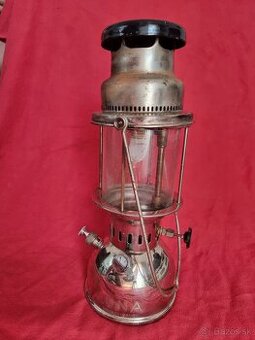 Stara petrolejova lampa