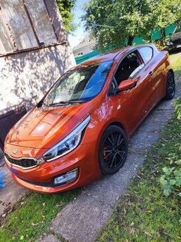 Kia pro ceed 1,4MPI - benzín,cool
