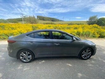Hyundai Elantra 1.6 CRDi 2017, TOP stav, garážovaná