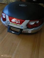 Predam kufor Givi Maxia 3