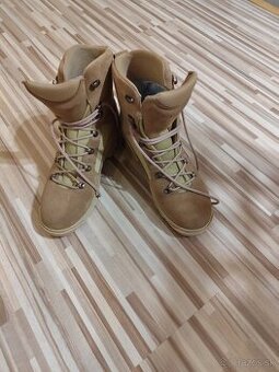 Predám vojenské goratexové topánky.