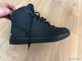 Revit Arrow čierne 42