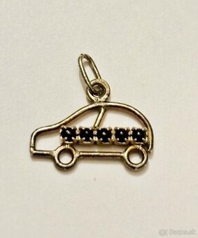 Strieborný náhrdelník s českými granátmi autíčko