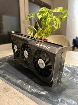 GIGABYTE RTX™ 4070 WINDFORCE OC 12G