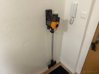 Dyson v6 vysávač - 1