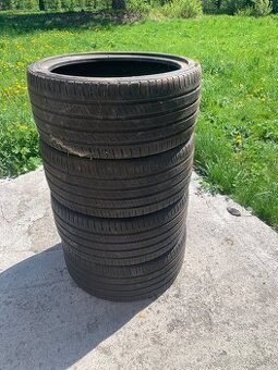 245/35 R19 Y XL Bravuris 5