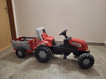 Šlapaci traktor s vlečkou