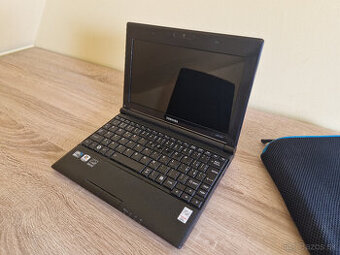 Notebook Toshiba NB500, display 10,1"