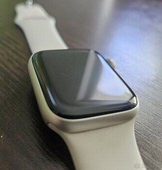 Apple Watch SE (gen2) v záruke - 40 mm