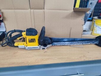 Pila na kvadru aligátor Dewalt Dwe 397