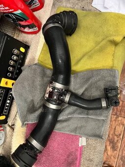 hadicu chladiaceho systému na BMW E87.
