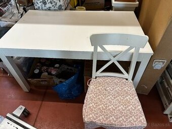 Ikea jedalensky stol a stolicky