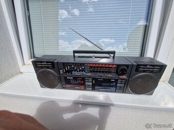 3D zvuk  PHILIPS BOOMBOX 230v 12v Baterky FM kazeťák