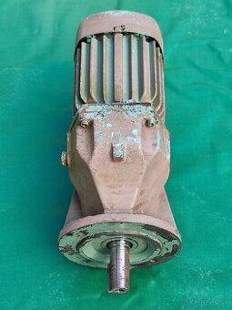 Elekromotor s prevodovkou