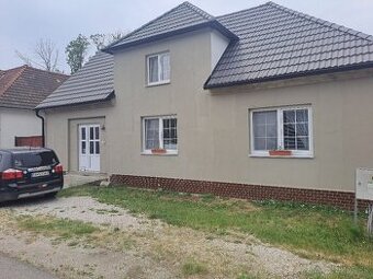 Rodinný dom v Bzinciach pod Javorinou