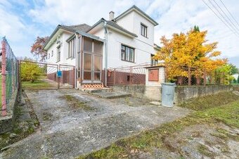 Rodinný domček v malebnej dedinke Stará Turá , časť Papraď