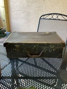 Starý kufrík