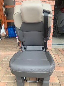 Prodám prostřední sedadlo VW Multivan T7