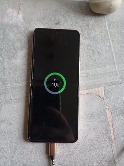 Samsung Galaxy Z Flip 4 - 1