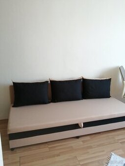 Veľmi pekná POHODLNÁ POHOVKA