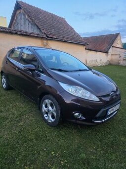 FORD FIESTA 1.25i 60kw rv 2011 naj. 103000km top stav
