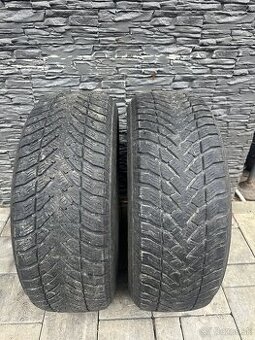 Zimné pneu  235/60R18