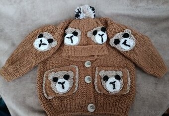 Hnedý sveter s medvedikom