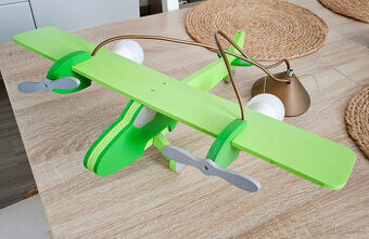 Predam stropne svetlo do detskej izby tvar lietadla