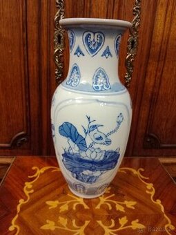 MODRÁ A BIELA PORCELÁNOVÁ VÁZA--ČÍNA