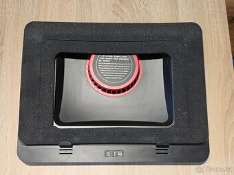 IETS GT500 – výkonná chladiaca podložka na notebook