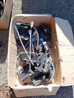 Zámky dverí BMW e46