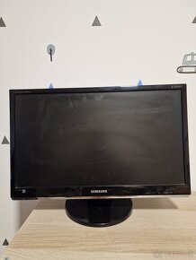 Predam Samsung 24" monitor SyncMaster