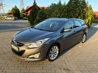 Hyundai i40, Full LED svetla