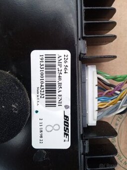 Auto zosilovač Bose