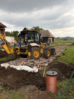 Úprava terénu, preprava a doprava strojov a materiálu, bager