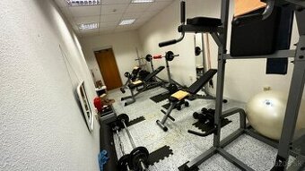Predaj celej zostavy posilňovacích strojov/zariadení