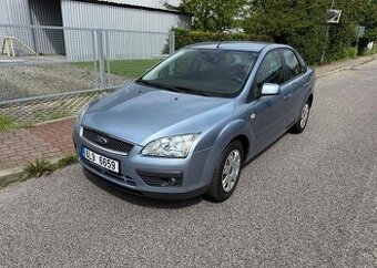 Ford Focus 1,6i Nová STK Tažné klima benzín manuál 74 kw