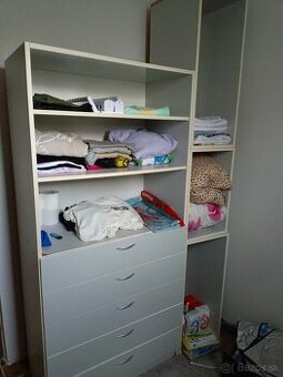 Veľká komoda s uložným priestorom