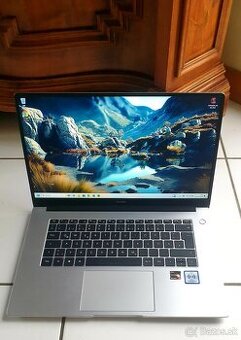 Huawei Matebook D15 TOP stav 8gb / 512SSD super cena