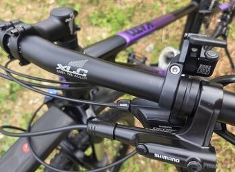 Horsky bicykel  damsky pansky ram S pneu 29