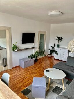 Prenájom 3-izbového bytu centrum