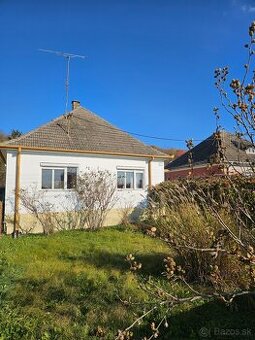 Rodinný dom s krásnym 1200m2 slnečným pozemkom