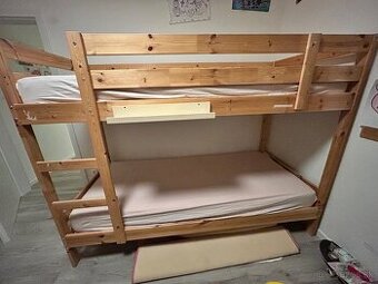 Dvojpsochodova posteľ s 2 matracmi z IKEA