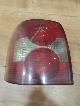 Zadné ľavé (poškodené) svetlo VW Passat B5 Combi