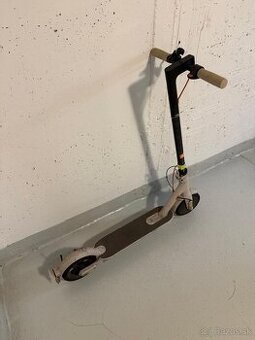 Mi Elektric Scooter 3