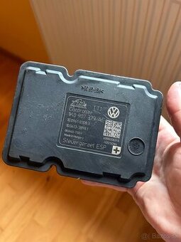 Riadiaca jednotka ABS 1K0 907 379 AE