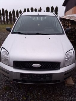 Predám auto na diely.