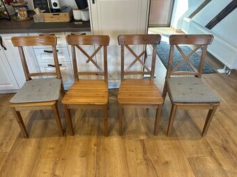 Jedálenské stoličky z massívu